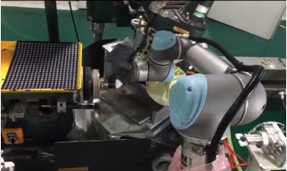 優傲機器人光學鏡片打磨